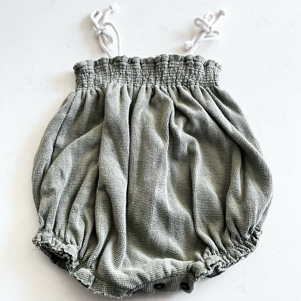Little Creative Factory girls green bubble romper size 12 months